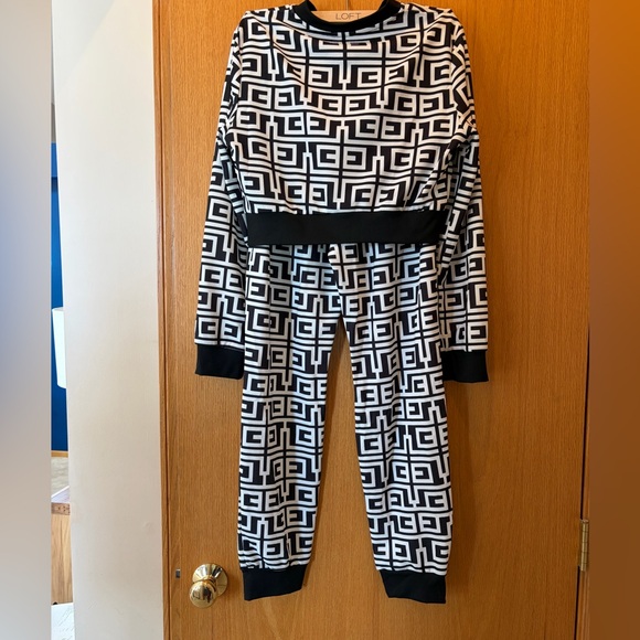 #461 Adorable Track/Warm Up Suit from SHEIN Black and White Geometric Top. - Picture 3 of 8